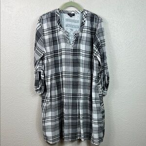 Tolani Mixed Fabric Pattern Black White Tab Sleeve V-Neck Mini Dress Small